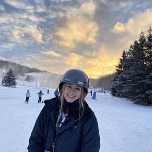 Meet your Posher, Claire